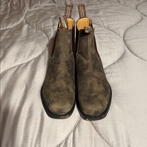Brown Leather blundstone Boots